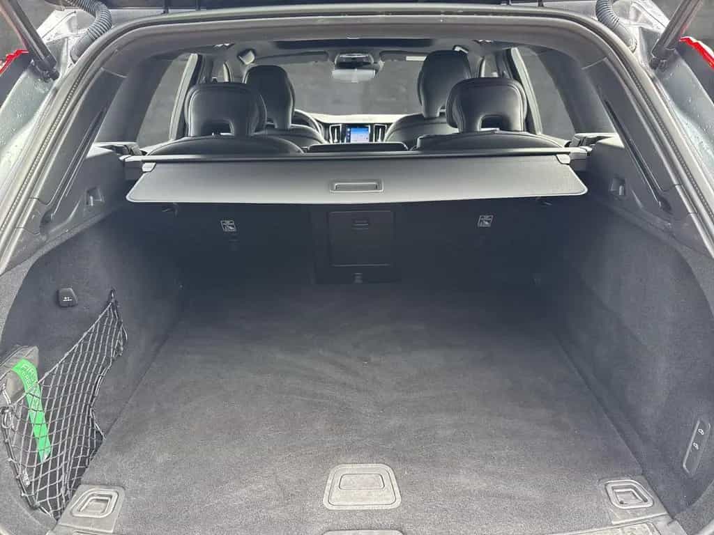 Volvo XC60 B4 (Benzin) 2WD R-Design (EURO 6d) Klima 06/2021-photo-7
