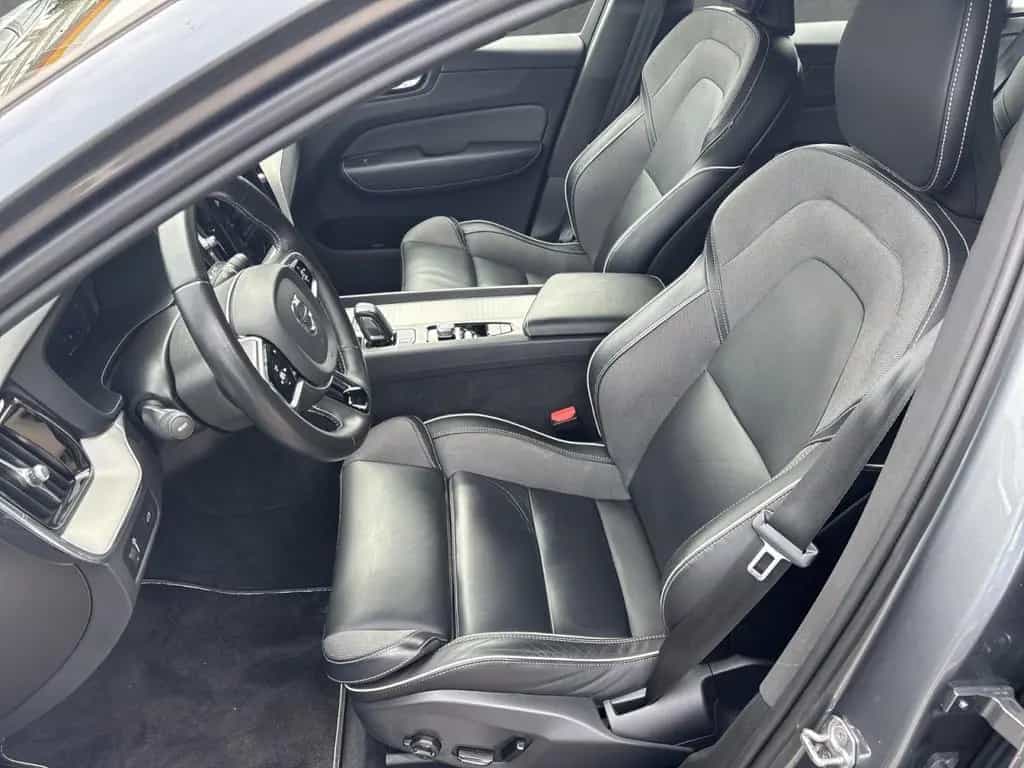 Volvo XC60 B4 (Benzin) 2WD R-Design (EURO 6d) Klima 06/2021-photo-8
