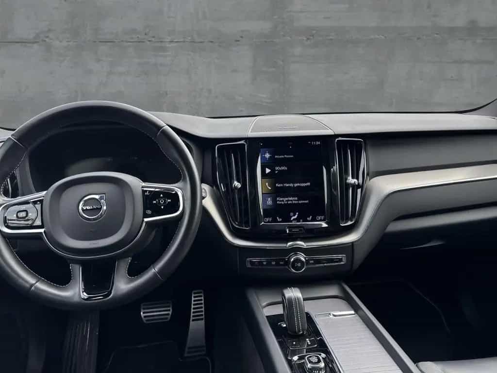 Volvo XC60 B4 (Benzin) 2WD R-Design (EURO 6d) Klima 06/2021-photo-9
