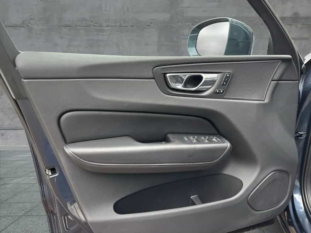 Volvo XC60 B4 (Diesel) 2WD Plus Bright (EURO 6d) 08/2022-photo-14