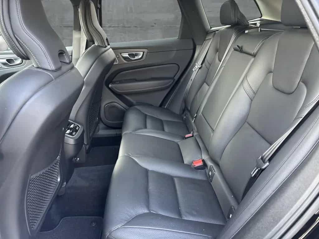 Volvo XC60 B5 (Diesel) AWD Inscription (EURO 6d) 12/2021-photo-11
