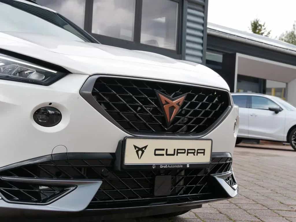 Cupra Formentor VZ 4Drive 310PS|4Drive|AHK|Panorama 06/2023-photo-8