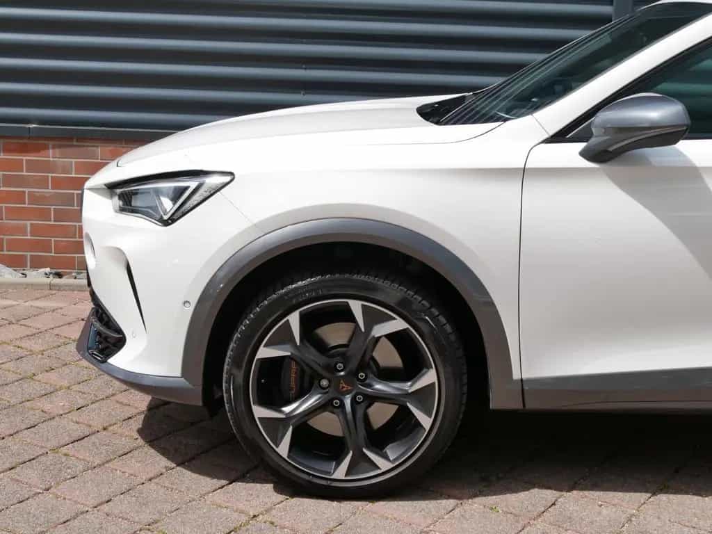 Cupra Formentor VZ 4Drive 310PS|4Drive|AHK|Panorama 06/2023-photo-9