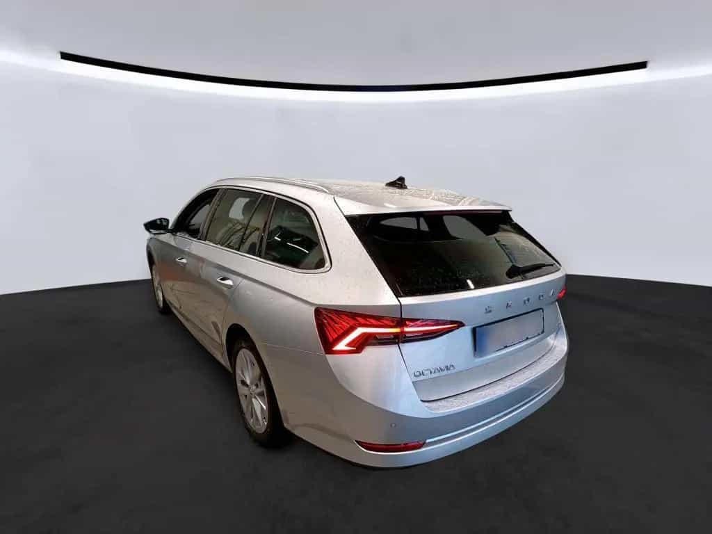 Skoda Octavia Combi 2.0 TSI DSG 4x4 Style Standhzng|Hu 10/2022-photo-3