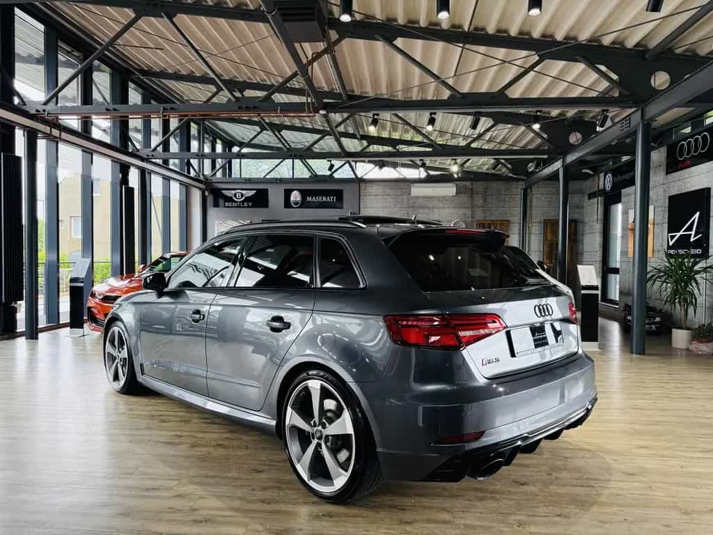Audi RS3 2.5 TFSI quattro*SCHALE*PANO*KAMERA*ACC*LED 12/2020-photo-3