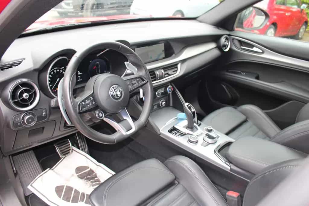 Alfa Romeo Stelvio Veloce Q4 PANO-DACH/MATRIX-LED 11/2023-photo-13