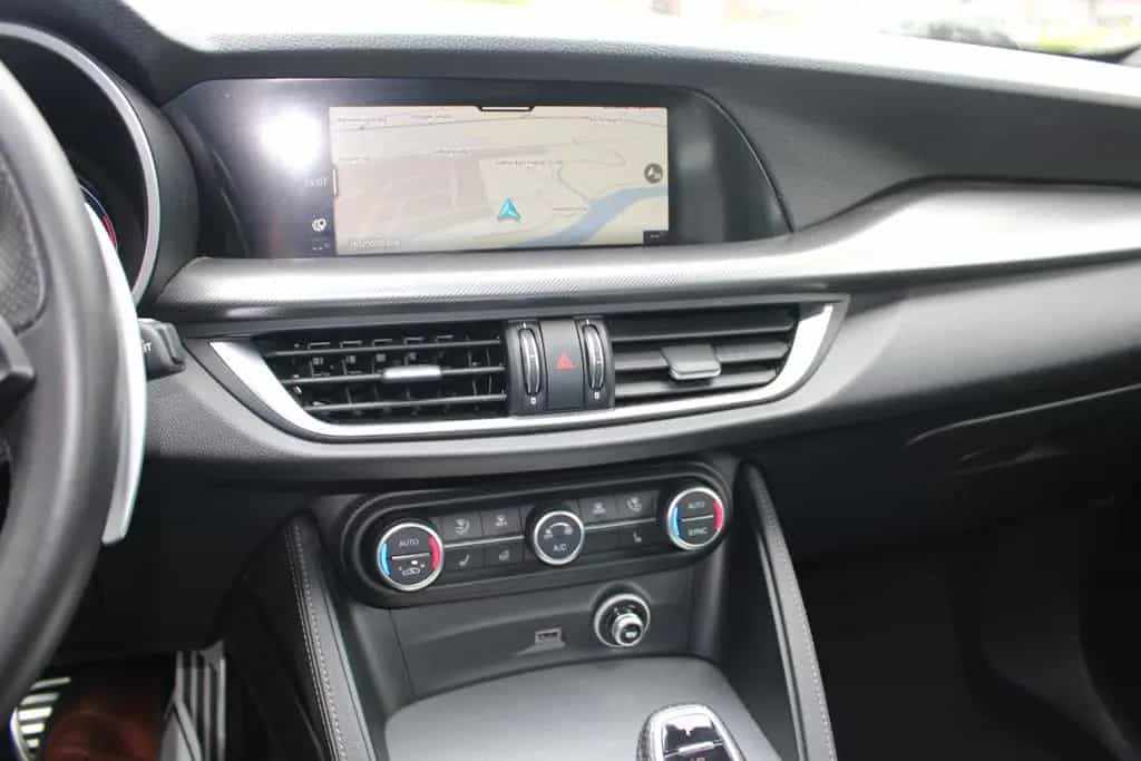 Alfa Romeo Stelvio Veloce Q4 PANO-DACH/MATRIX-LED 11/2023-photo-15