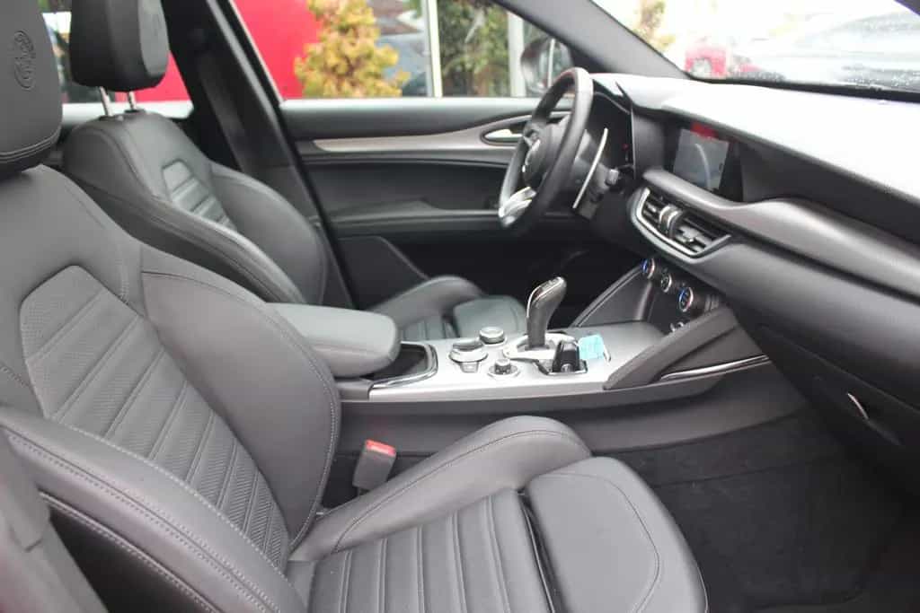 Alfa Romeo Stelvio Veloce Q4 PANO-DACH/MATRIX-LED 11/2023-photo-3