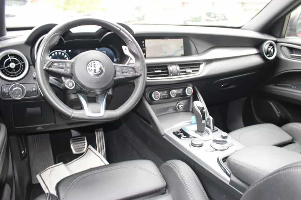 Alfa Romeo Stelvio Veloce Q4 PANO-DACH/MATRIX-LED 11/2023-photo-9