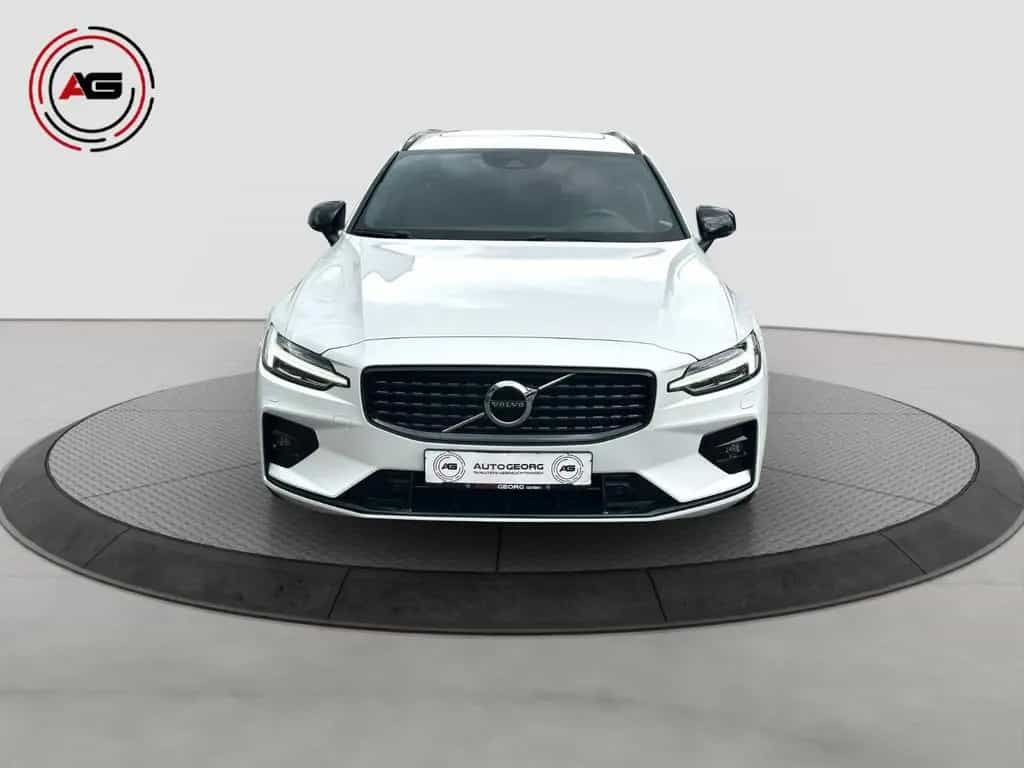 Volvo V60 B4 R Design PANORAMA HARMAN/K KAMERA 19 ZOLL 12/2021-photo-1