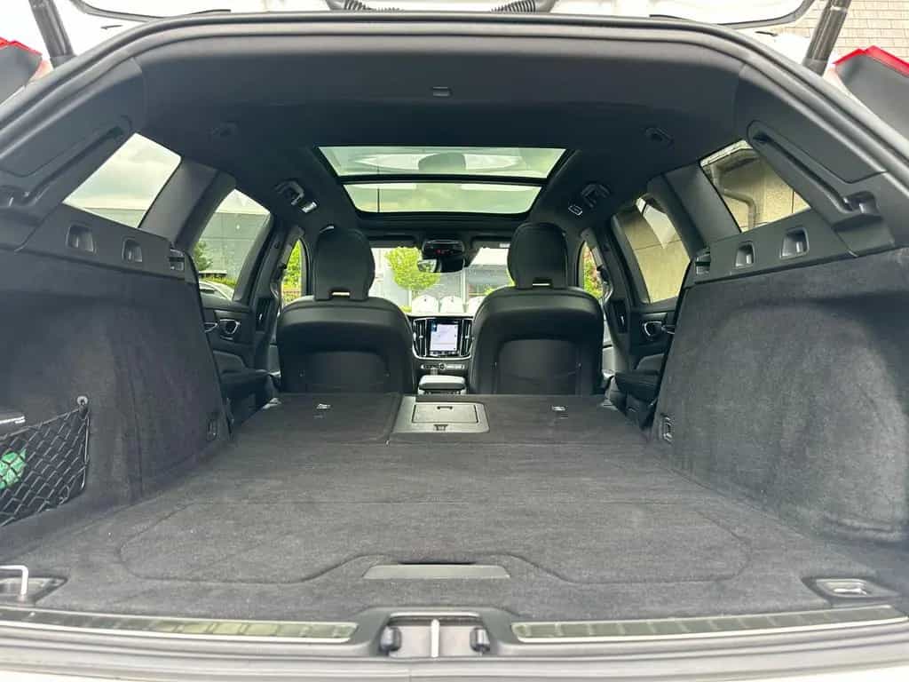 Volvo V60 B4 R Design PANORAMA HARMAN/K KAMERA 19 ZOLL 12/2021-photo-13