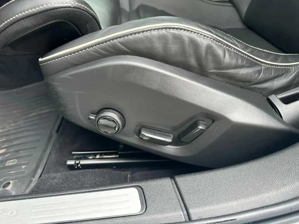Volvo V60 B4 R Design PANORAMA HARMAN/K KAMERA 19 ZOLL 12/2021-photo-28
