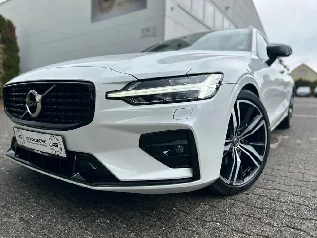 Volvo V60 B4 R Design PANORAMA HARMAN/K KAMERA 19 ZOLL 12/2021-photo-32
