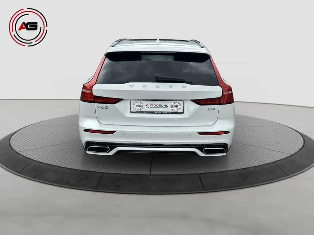 Volvo V60 B4 R Design PANORAMA HARMAN/K KAMERA 19 ZOLL 12/2021-photo-5
