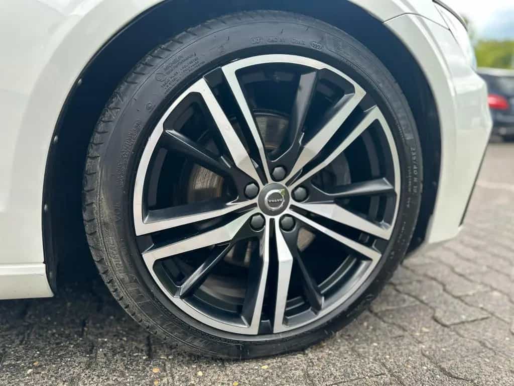 Volvo V60 B4 R Design PANORAMA HARMAN/K KAMERA 19 ZOLL 12/2021-photo-8