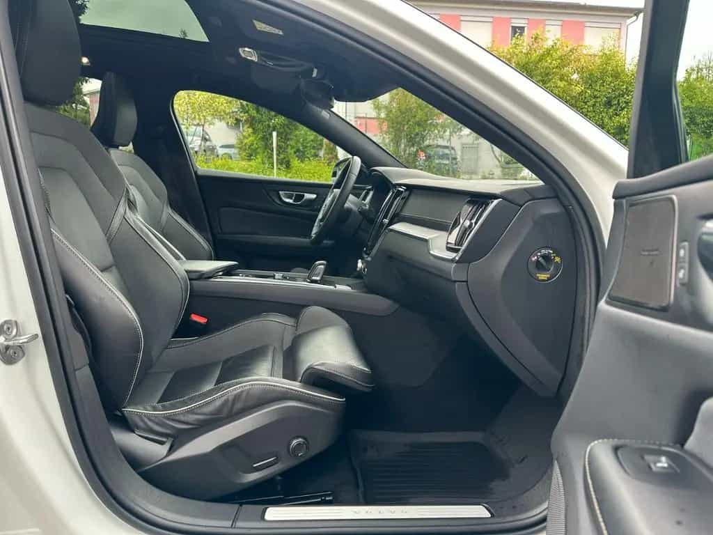 Volvo V60 B4 R Design PANORAMA HARMAN/K KAMERA 19 ZOLL 12/2021-photo-9
