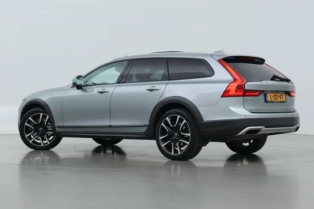 Volvo V90 Cross Country T5 AWD Pro | Bowers&Wilkins | 06/2019-photo-1