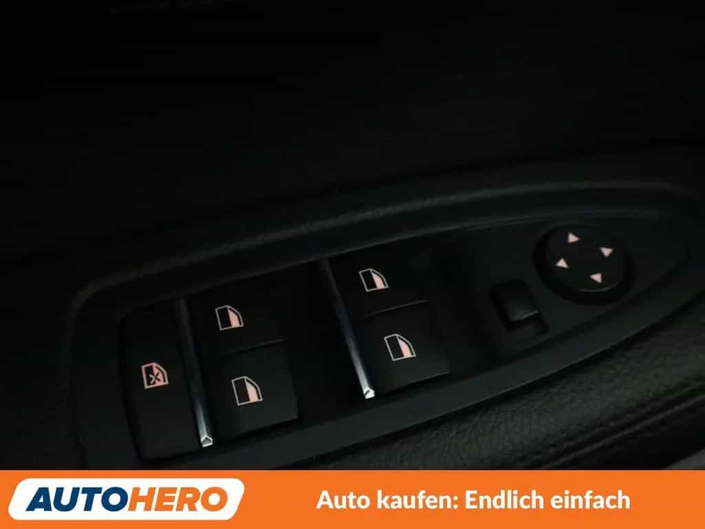 BMW 118 i Edition M Sport Shadow Aut.*NAV*TEMP* 07/2018-photo-28