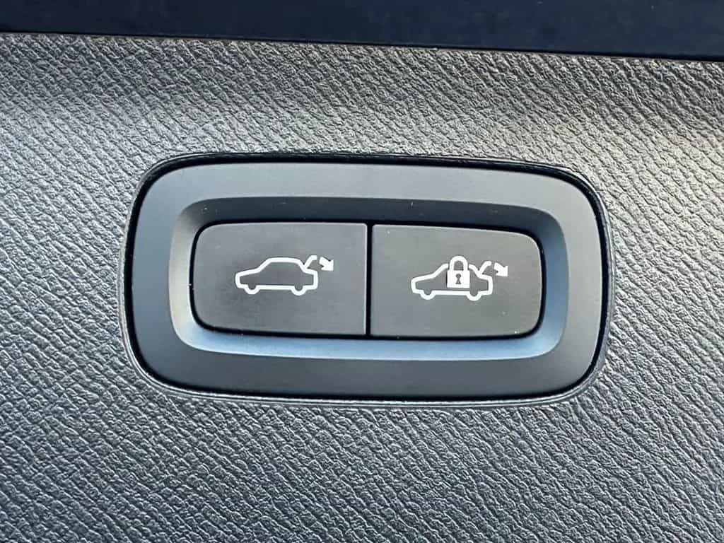 Volvo XC90 B5 AWD R Design *HUD*Standh*Pano*AHK*ACC*LE 03/2022-photo-7