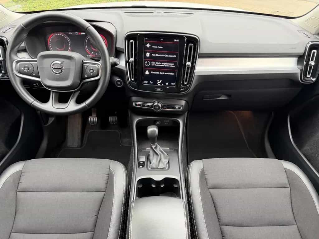 Volvo XC40 Momentum 2WD #volvo #madebymerten 07/2018-photo-11