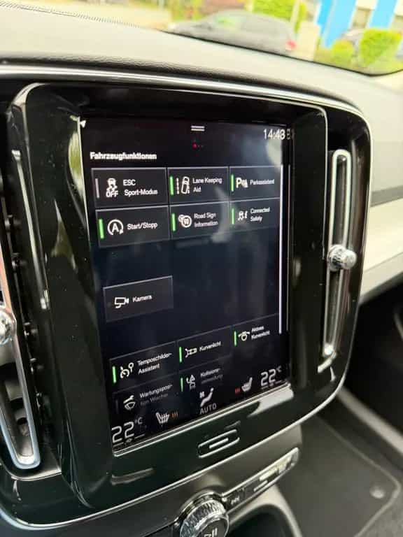 Volvo XC40 Momentum 2WD #volvo #madebymerten 07/2018-photo-16