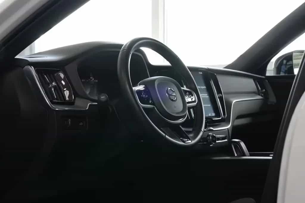 Volvo XC60 R Design AWD *AUT*NAV*LED*H&K*360°* 12/2020-photo-17