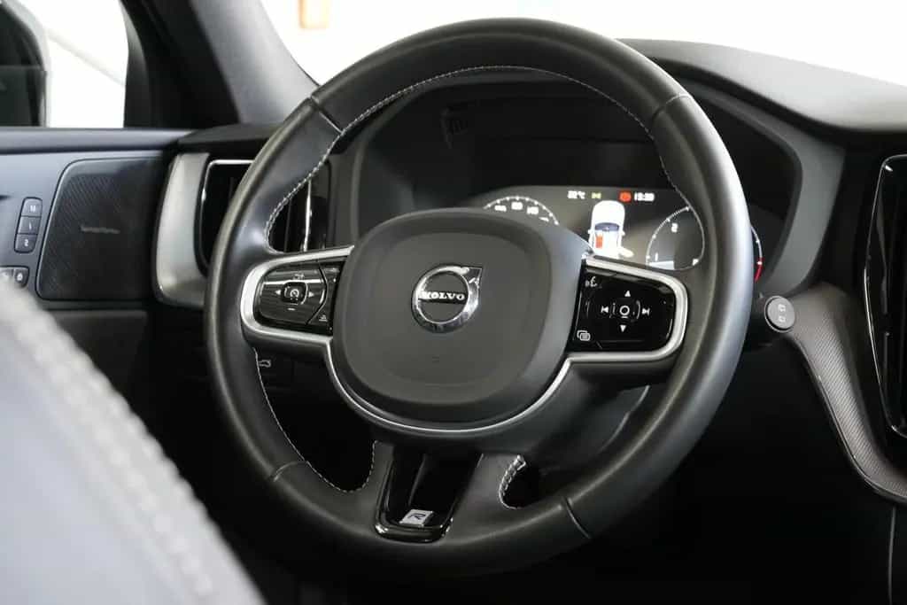 Volvo XC60 R Design AWD *AUT*NAV*LED*H&K*360°* 12/2020-photo-22