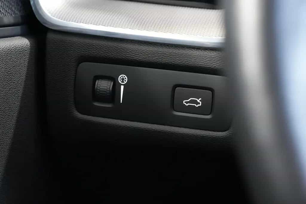 Volvo XC60 R Design AWD *AUT*NAV*LED*H&K*360°* 12/2020-photo-34