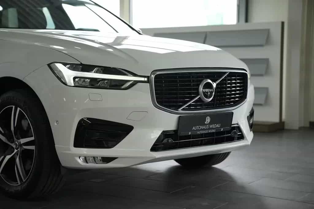 Volvo XC60 R Design AWD *AUT*NAV*LED*H&K*360°* 12/2020-photo-5