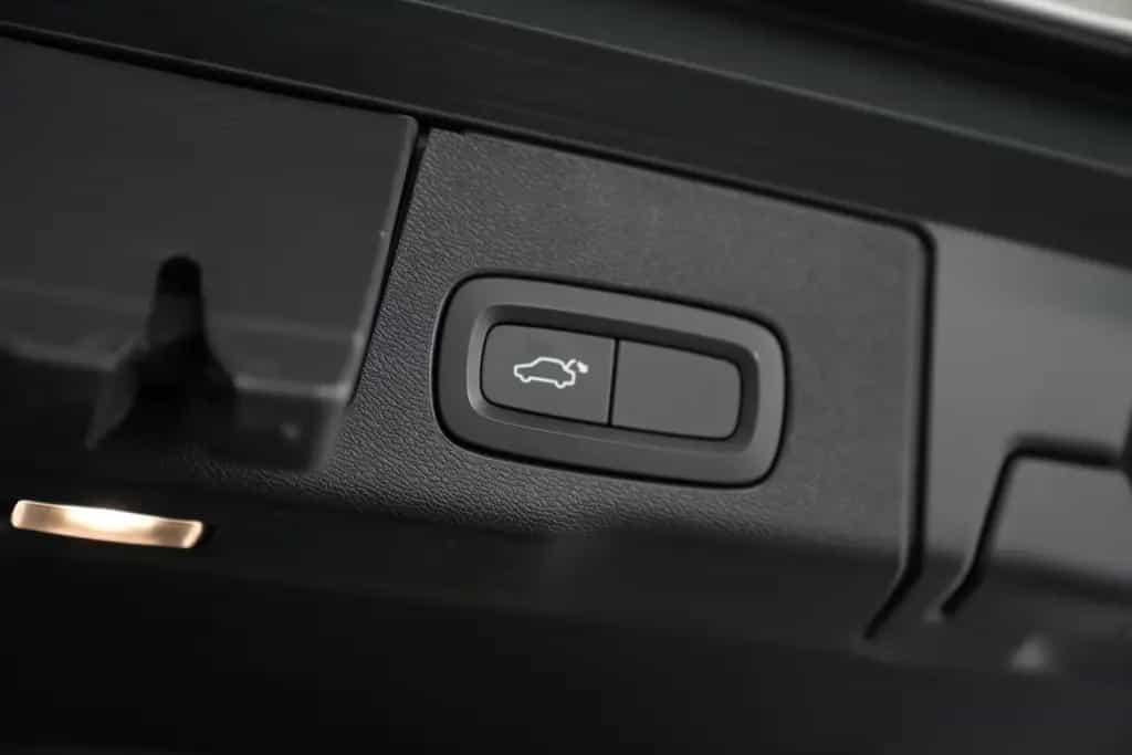 Volvo XC60 R Design AWD *AUT*NAV*LED*H&K*360°* 12/2020-photo-9