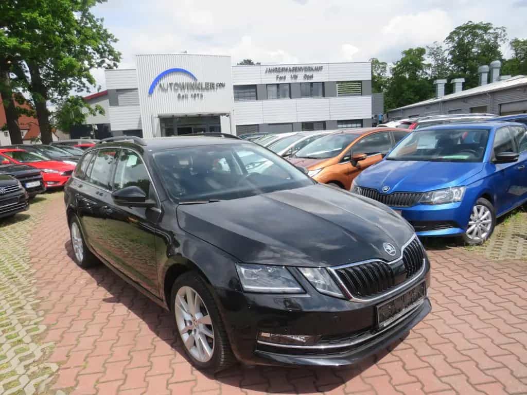 Skoda Octavia Combi Style 1,5 TSI*AHK+TEMPO+LED* 06/2018-photo-0