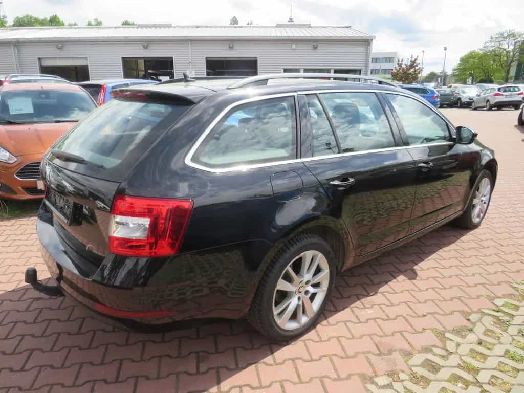 Skoda Octavia Combi Style 1,5 TSI*AHK+TEMPO+LED* 06/2018-photo-1