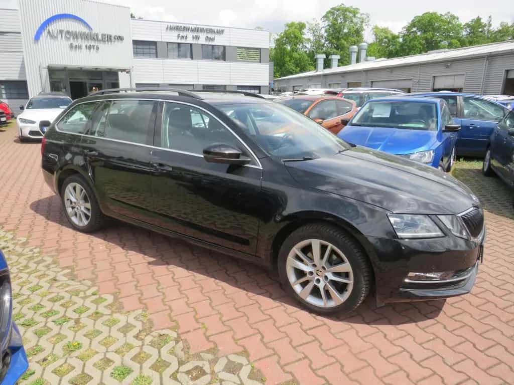 Skoda Octavia Combi Style 1,5 TSI*AHK+TEMPO+LED* 06/2018-photo-11