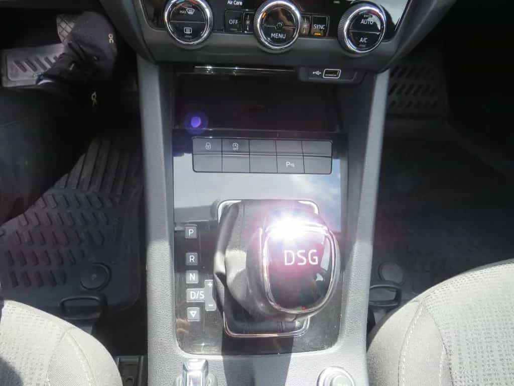Skoda Octavia Combi Style 1,5 TSI*AHK+TEMPO+LED* 06/2018-photo-17