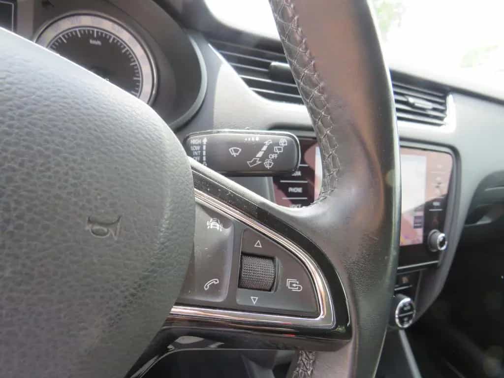 Skoda Octavia Combi Style 1,5 TSI*AHK+TEMPO+LED* 06/2018-photo-19