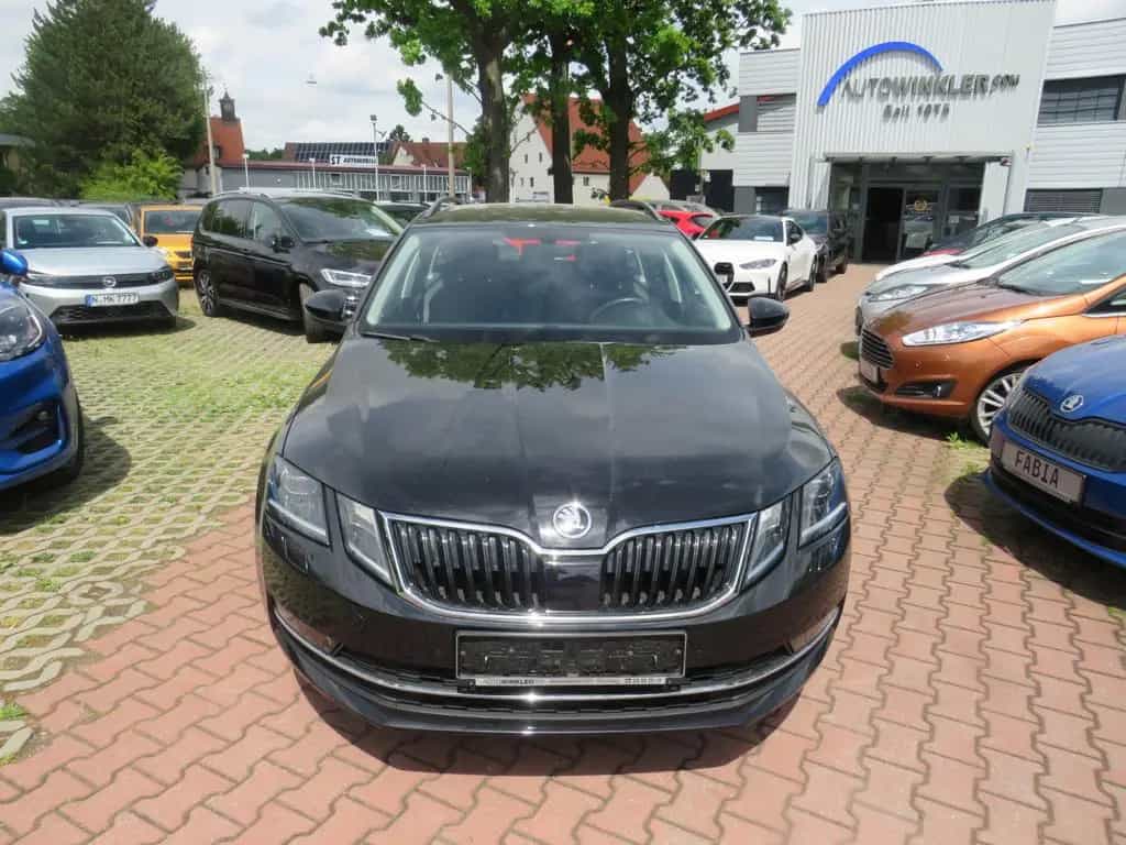 Skoda Octavia Combi Style 1,5 TSI*AHK+TEMPO+LED* 06/2018-photo-3