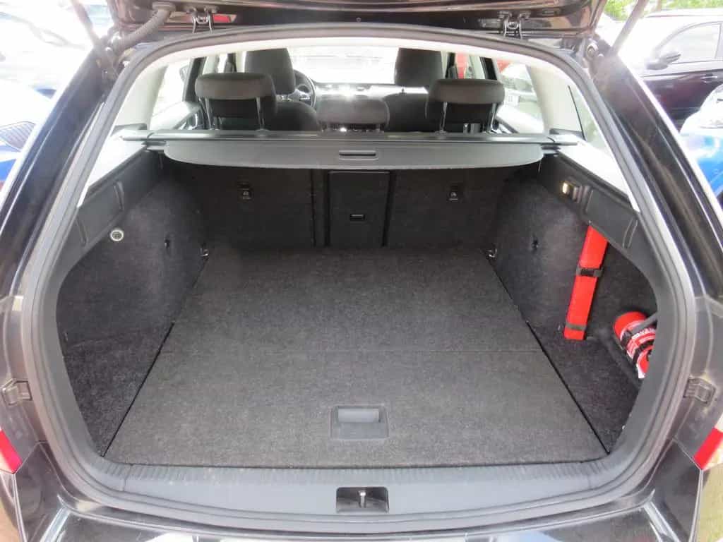 Skoda Octavia Combi Style 1,5 TSI*AHK+TEMPO+LED* 06/2018-photo-4