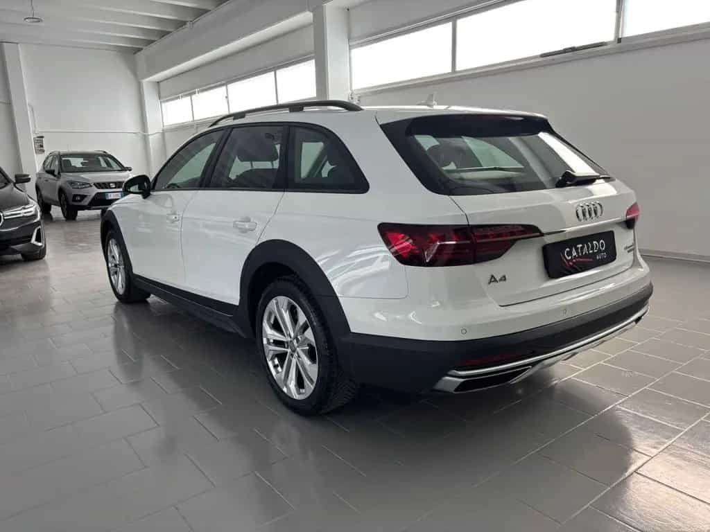 Audi A4 Allroad 40 TDI 190 CV S tronic Identity 08/2020-photo-2