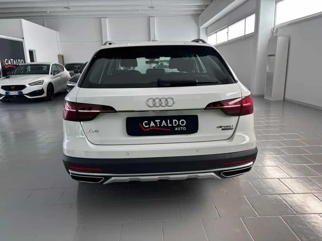 Audi A4 Allroad 40 TDI 190 CV S tronic Identity 08/2020-photo-3