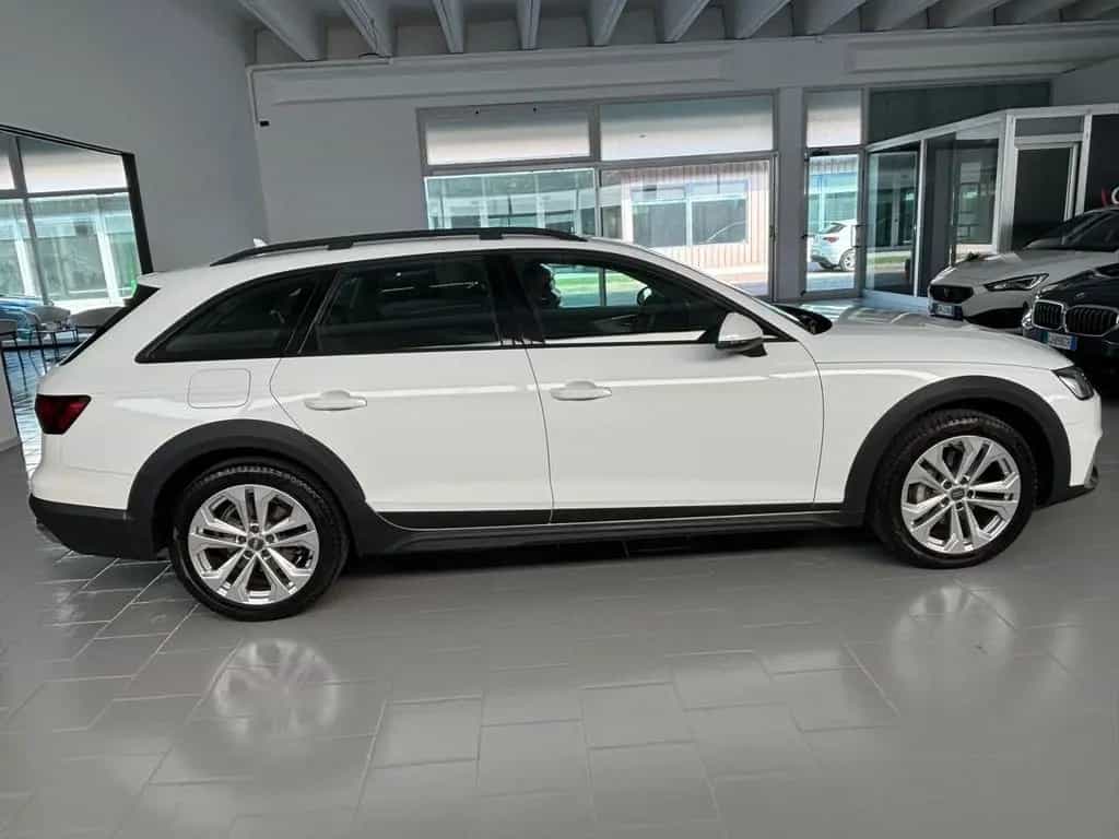 Audi A4 Allroad 40 TDI 190 CV S tronic Identity 08/2020-photo-5