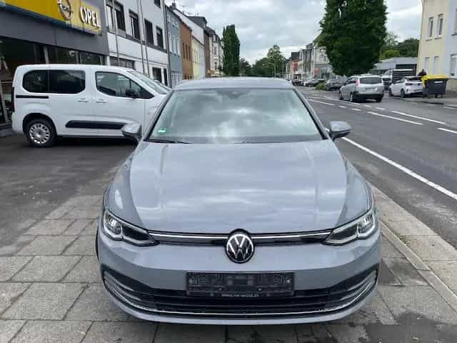 Volkswagen Golf VIII Lim. Active +2 JAHRE GARANTIE+ 01/2022-photo-1