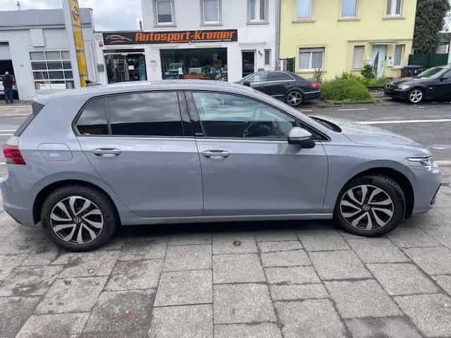 Volkswagen Golf VIII Lim. Active +2 JAHRE GARANTIE+ 01/2022-photo-3