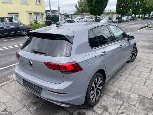 Volkswagen Golf VIII Lim. Active +2 JAHRE GARANTIE+ 01/2022-photo-4