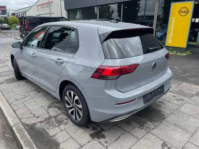 Volkswagen Golf VIII Lim. Active +2 JAHRE GARANTIE+ 01/2022-photo-6