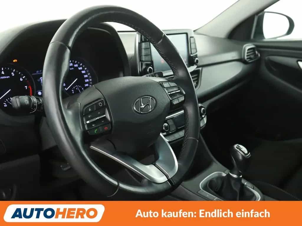 Hyundai i30 1.4 TGDI YES! Plus*NAVI*CAM*PDC*SHZ*TEMPO* 07/2019-photo-10