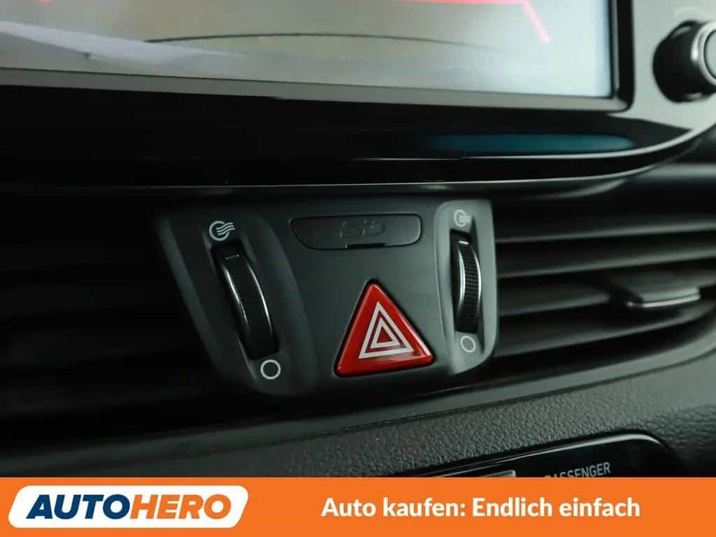 Hyundai i30 1.4 TGDI YES! Plus*NAVI*CAM*PDC*SHZ*TEMPO* 07/2019-photo-23