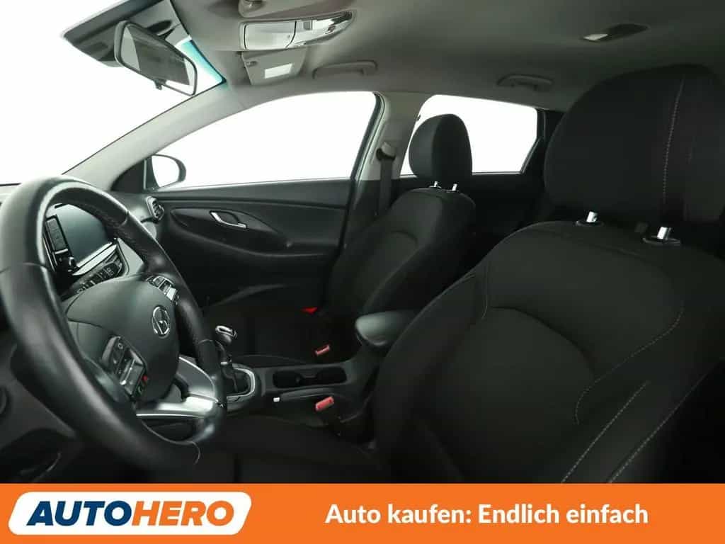 Hyundai i30 1.4 TGDI YES! Plus*NAVI*CAM*PDC*SHZ*TEMPO* 07/2019-photo-9