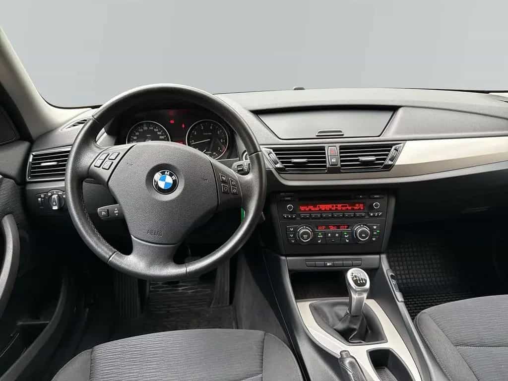 BMW X1 sDrive18i (Euro 6) 12/2014-photo-13