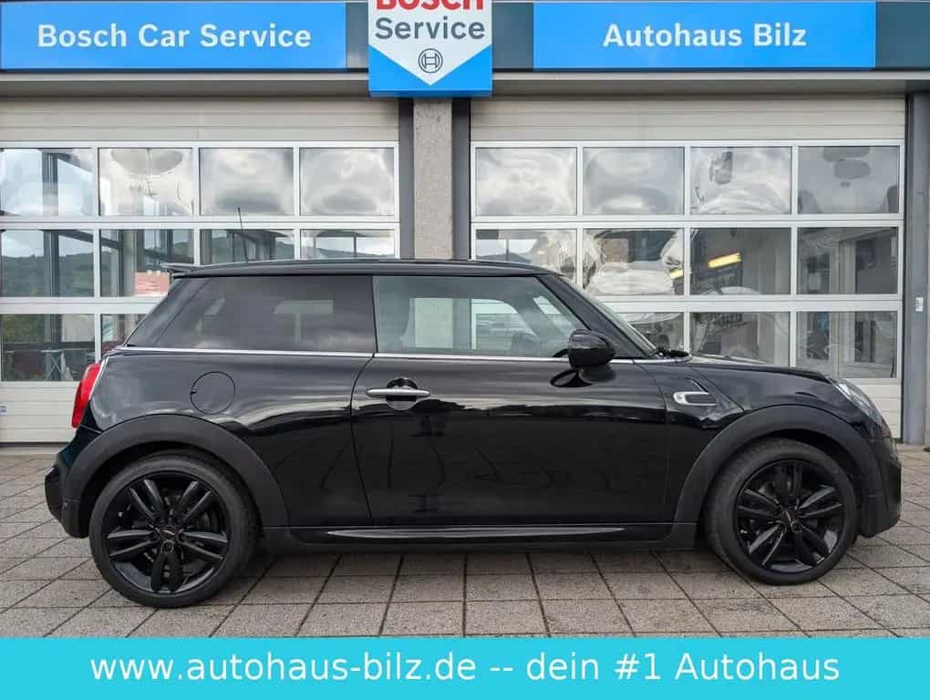 MINI Cooper Mini *JCW*Works*PDC*SHZ*17Zoll* 06/2018-photo-1