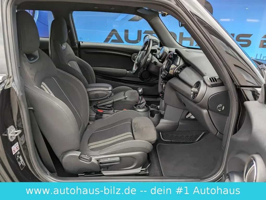 MINI Cooper Mini *JCW*Works*PDC*SHZ*17Zoll* 06/2018-photo-16